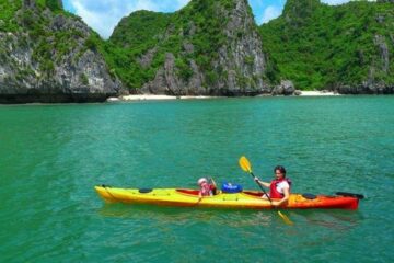 closest airport to Halong Bay