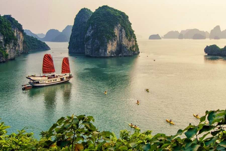 halong cruise vietnam