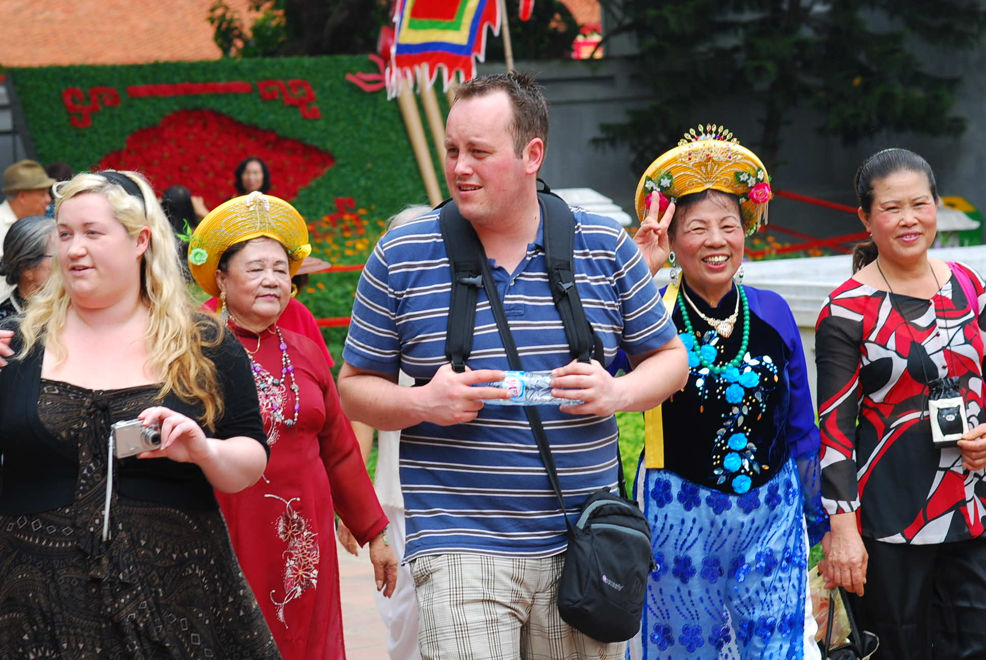 tour 2 day 2 visitors to hanoi